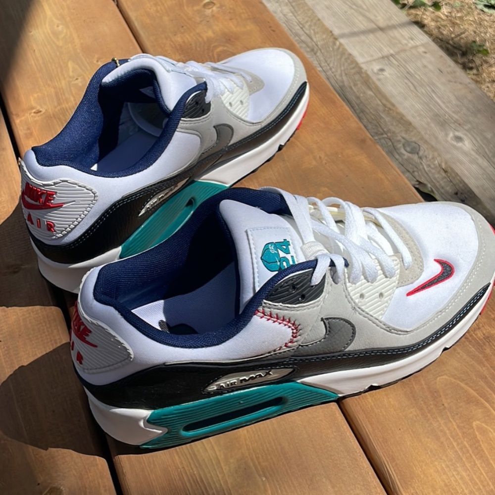 New Griffey Swingman Nike Airmax Limited Edition men’s size 9